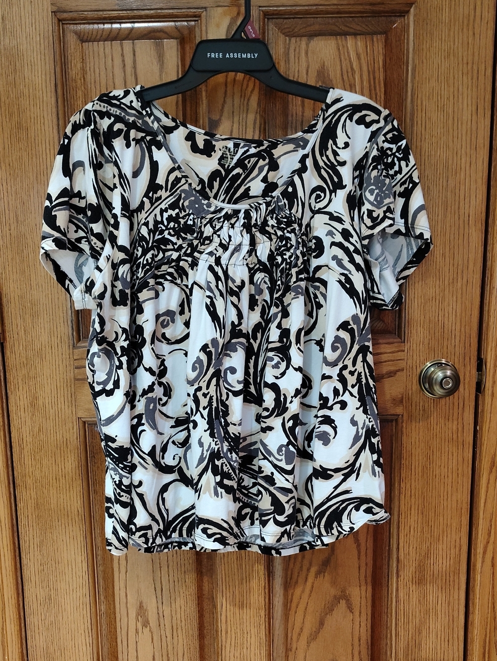 Eye-catching Black, Beige & White Patterned a.n.a. Women's Short-Sleeve Top 3X